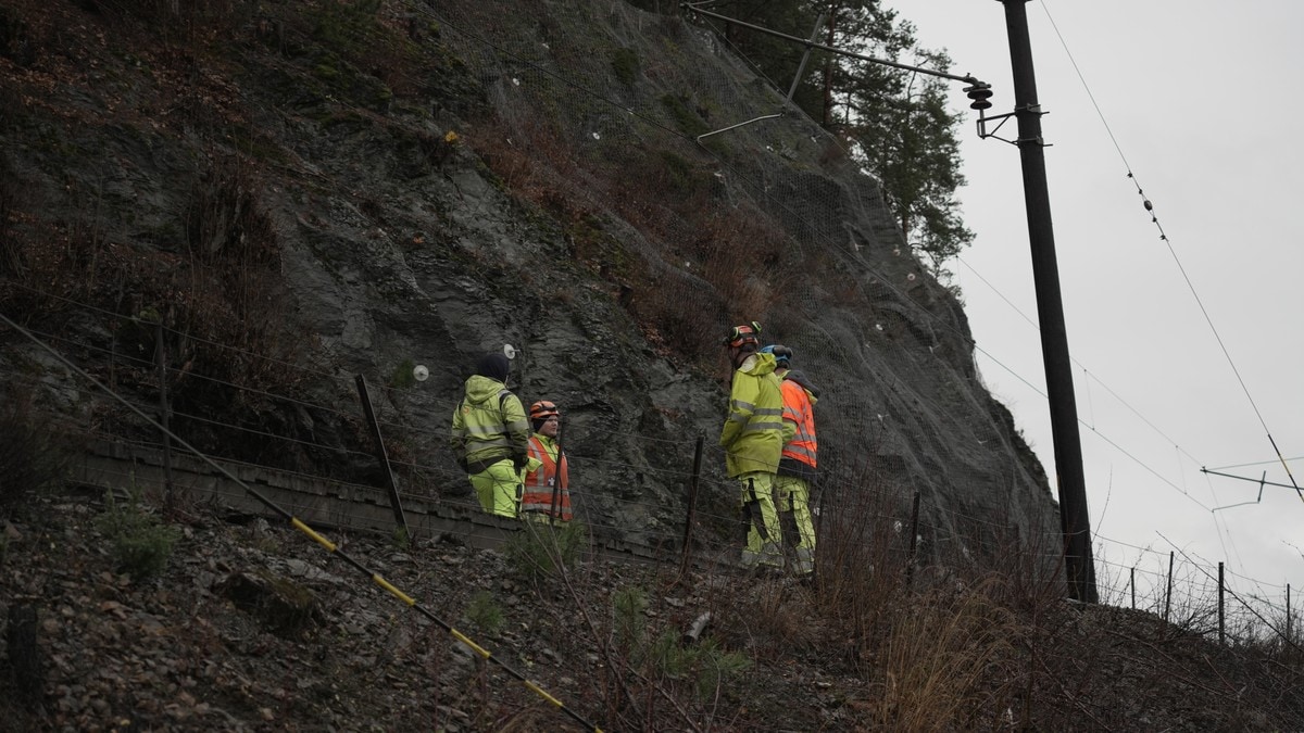 Dovrebanen stengt på grunn av ras