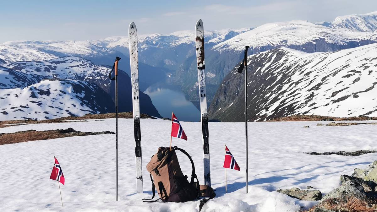 Siste nytt om 17. mai-vêret: Frå sydenvarme i Sogn til dunjakke i Troms