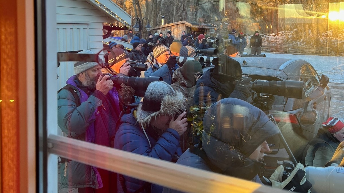 Sølvi våknet til gårdsplassen full av folk