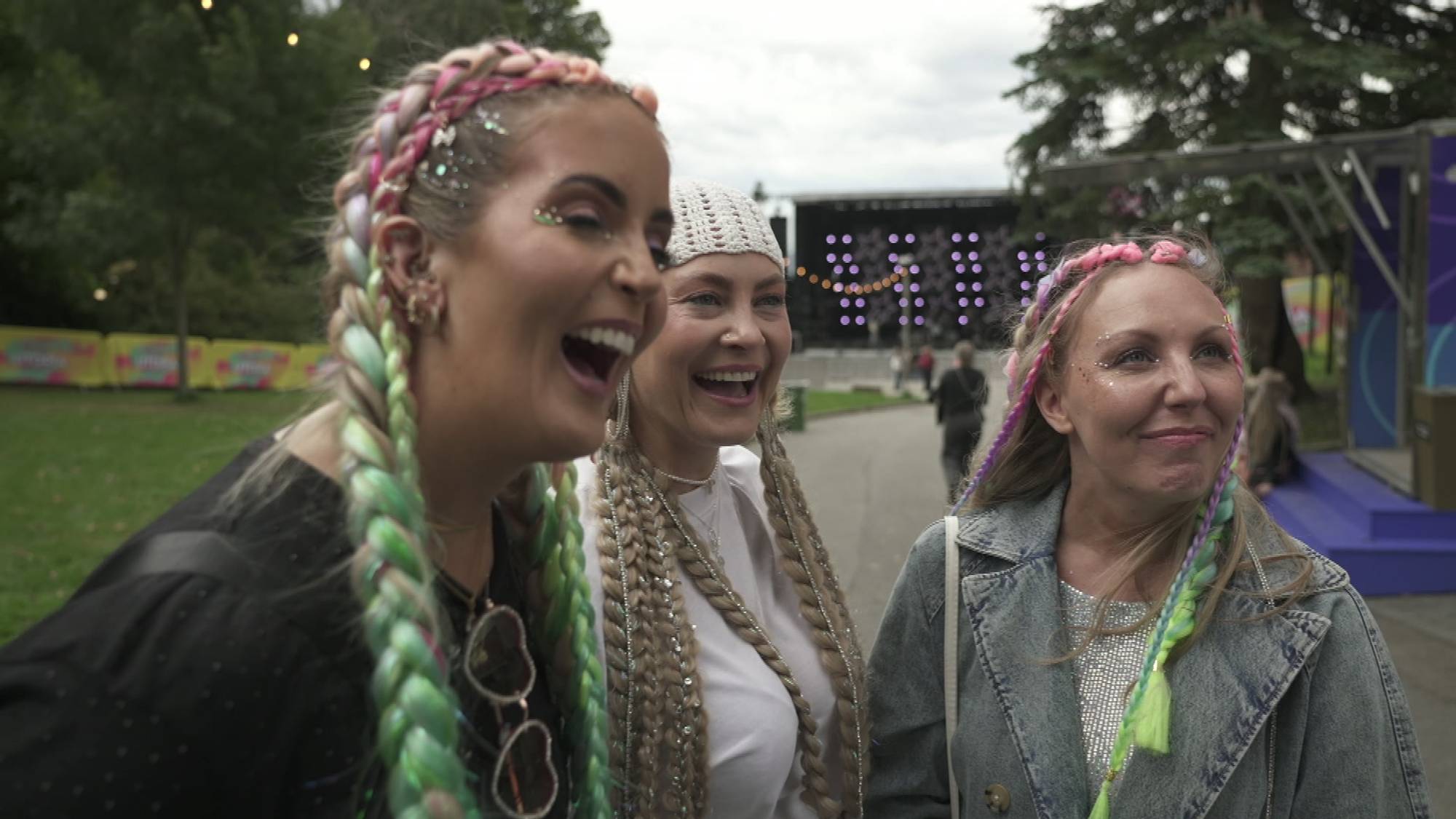 Tre kvinner på festival