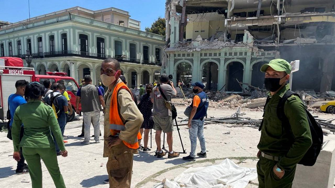 7 En eksplosjon rammet Hotel Saratoga i Havana fredag.