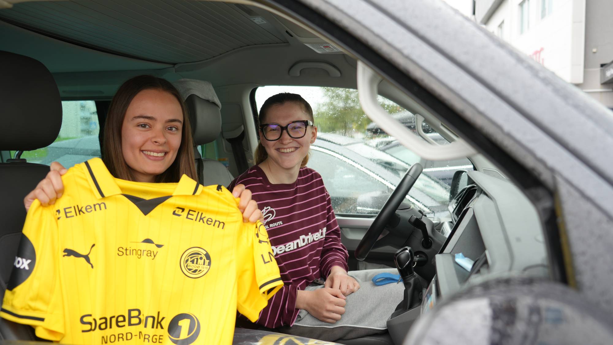 Turister fra Sveits: Elin Buecher og Lara Stettler.