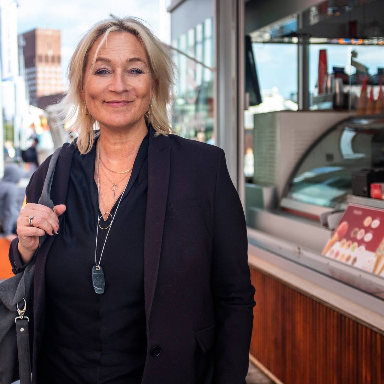 Tone Langbach jobbar på Aker brygge i Oslo