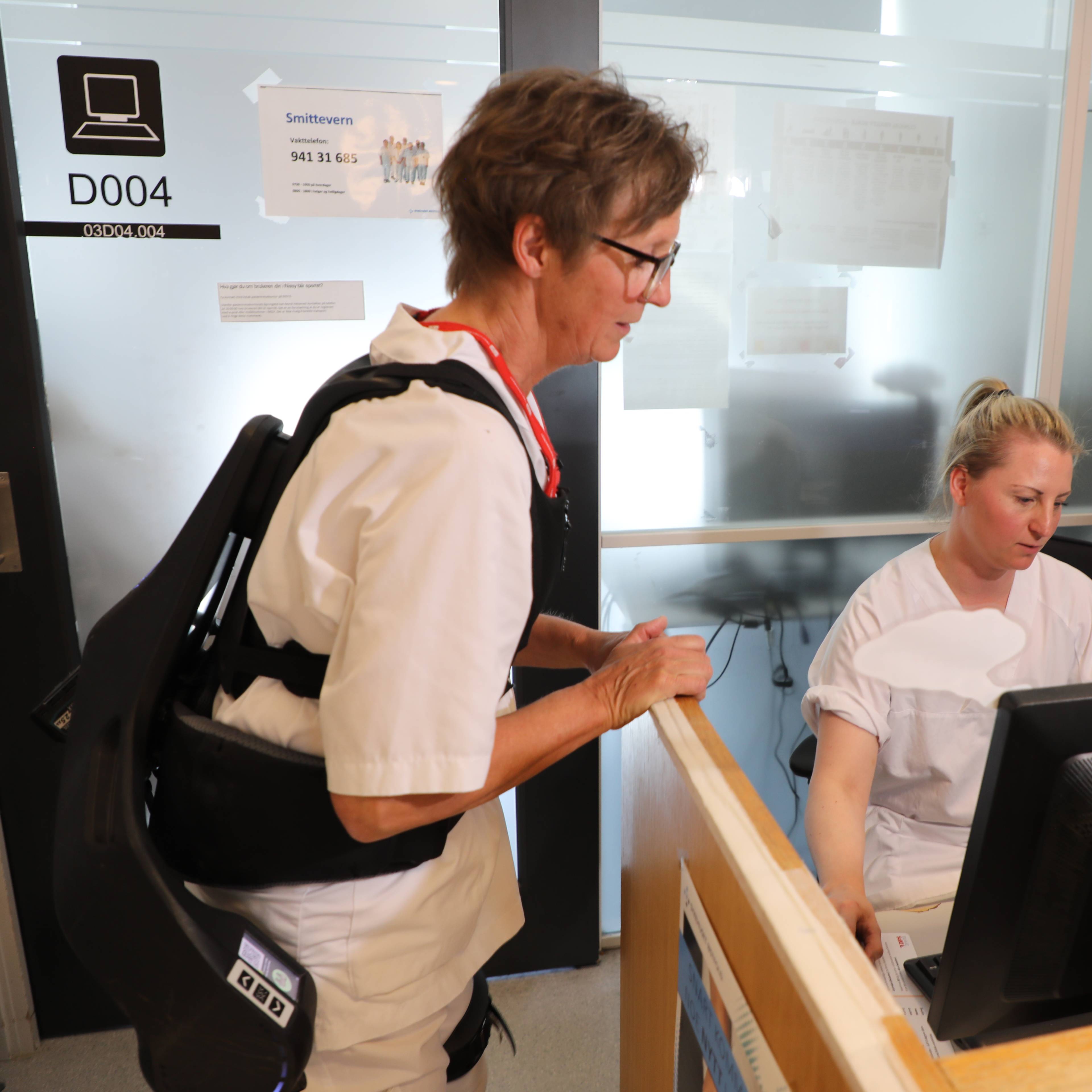 Wenke Dalseng tester eksoskjelett