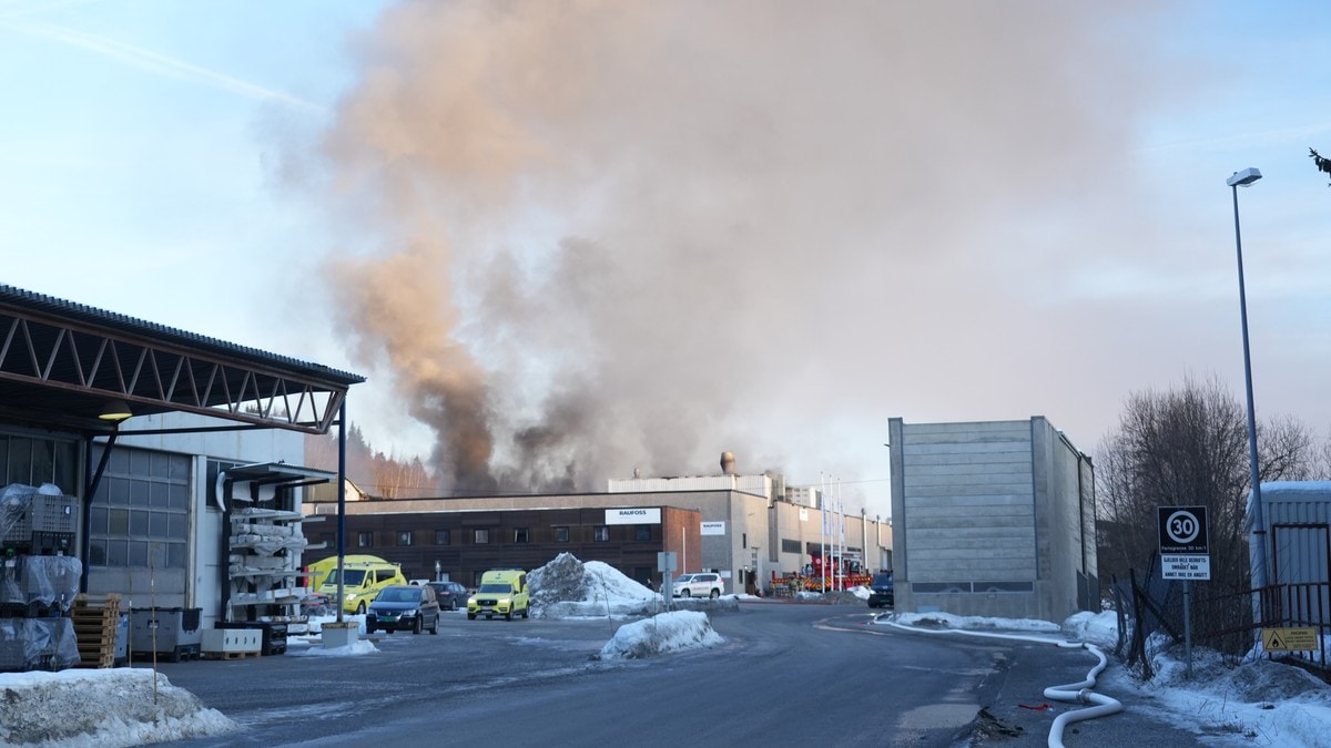 Nesten halvparten av de ansatte sies opp etter storbrann