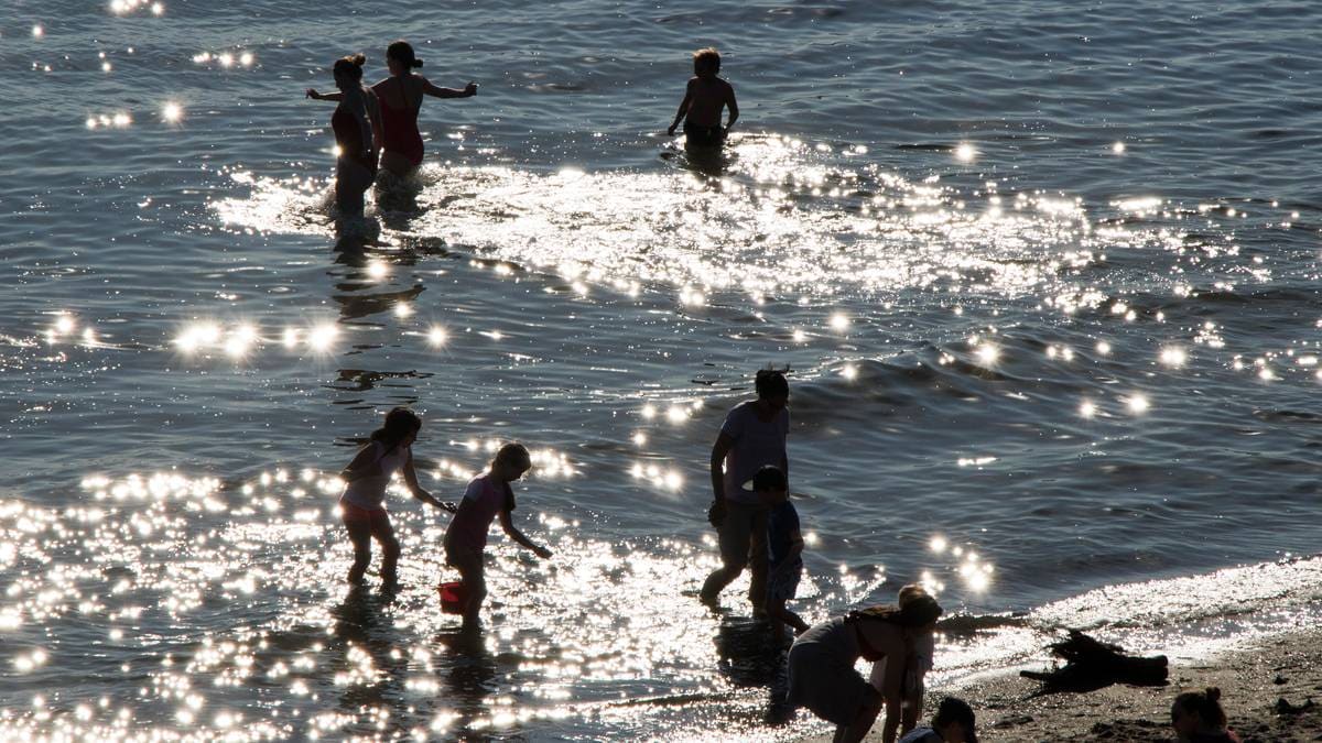 Fra styrtregn til strandvær: Slik blir helgeværet