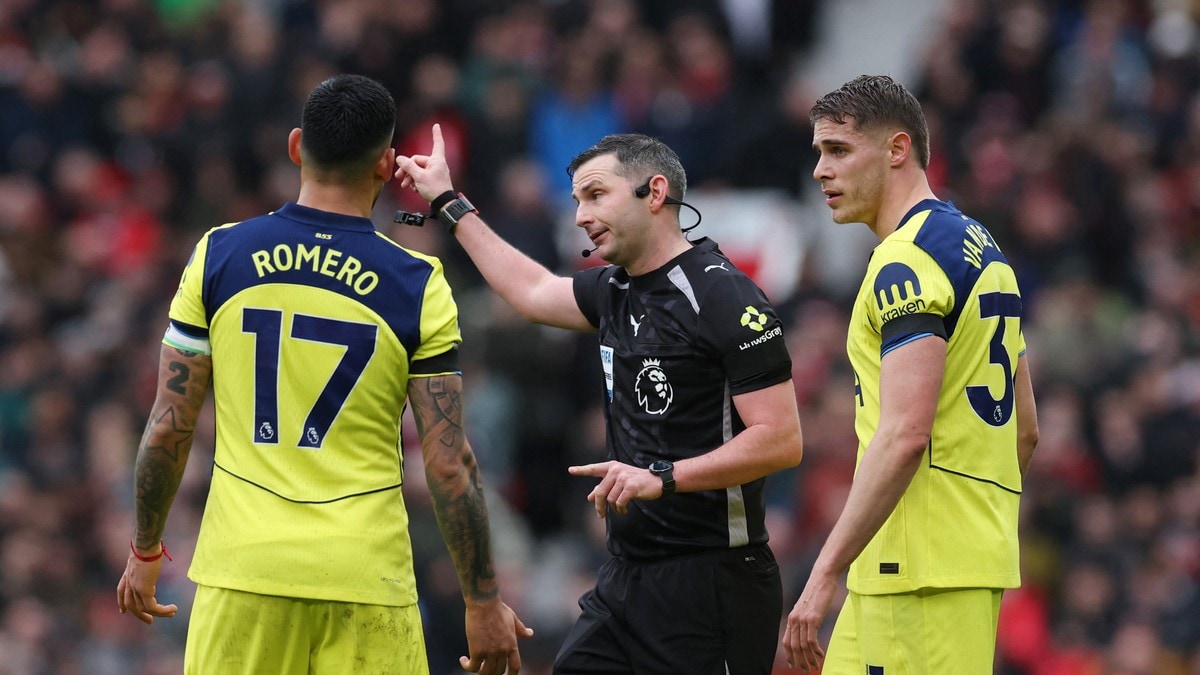 Tottenham-kapteinen fekk raudt kort då Manchester United tok sin fjerde strake siger