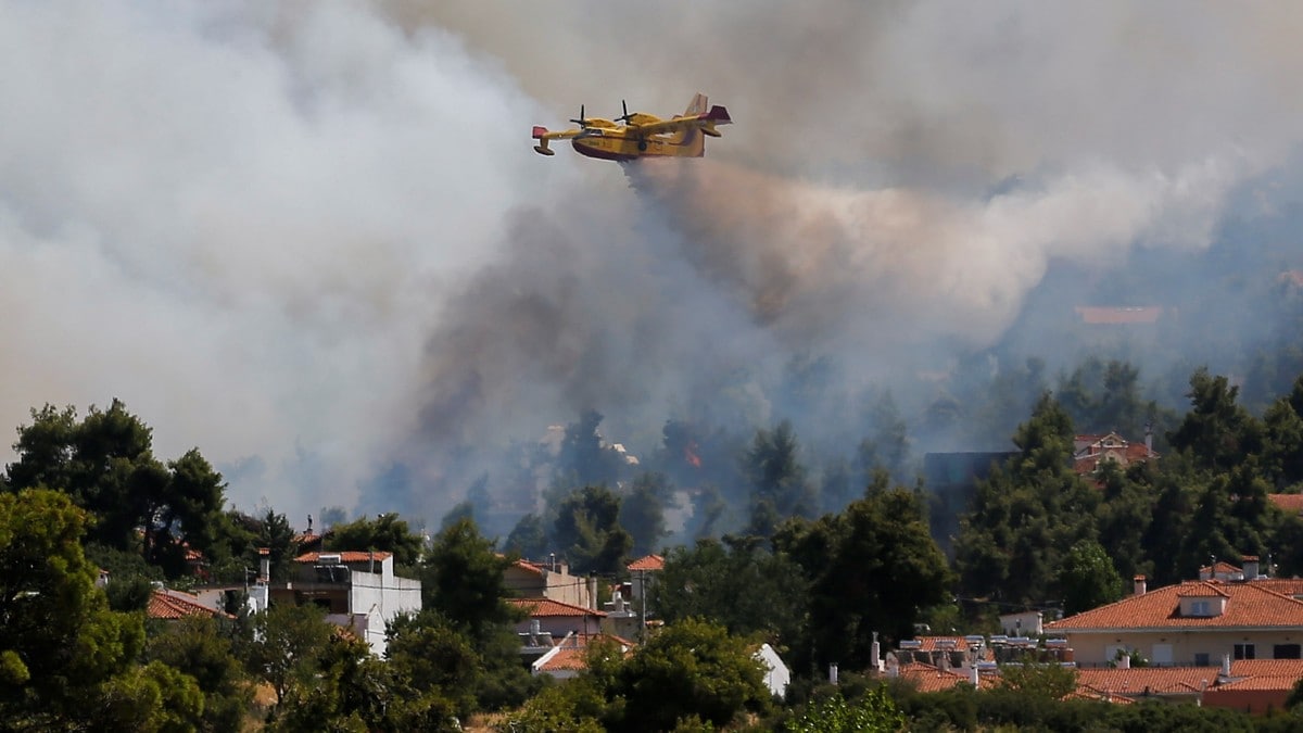 Aten trues av skogbranner – fire personer er arrestert