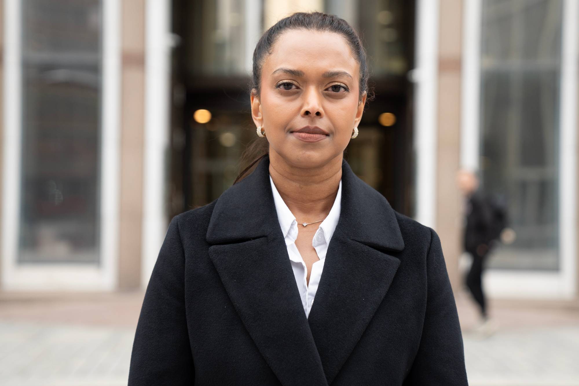Samferdselsminister Kamzy Gunaratnam i Regjeringskvartalet