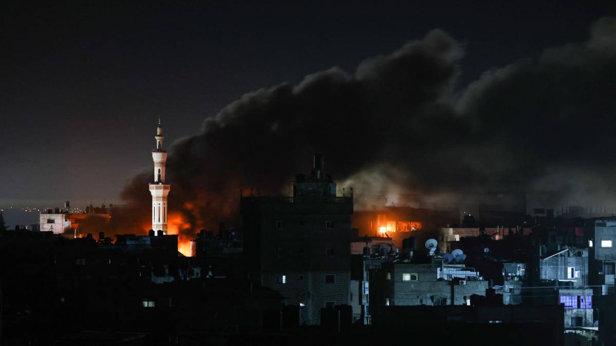 イスラエルによるラファ攻撃 – 数十人が死亡したとされる – NRK Urix – 海外ニュースとドキュメンタリー