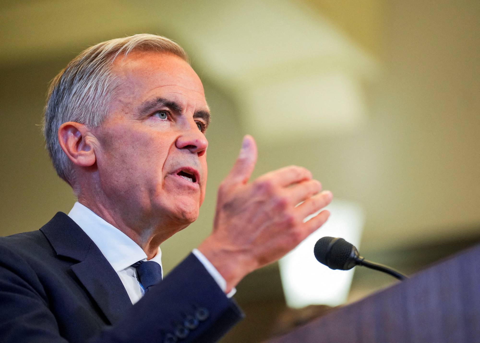 Canadas statminister Mark Carney snakker. 