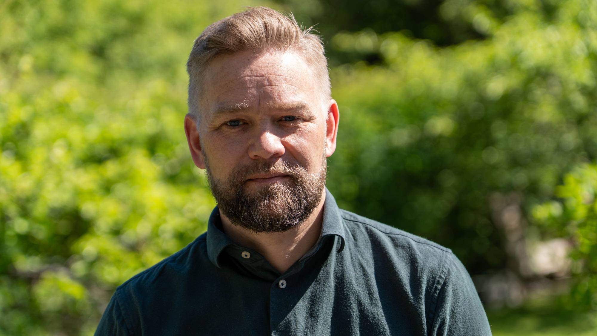en mann med skjegg