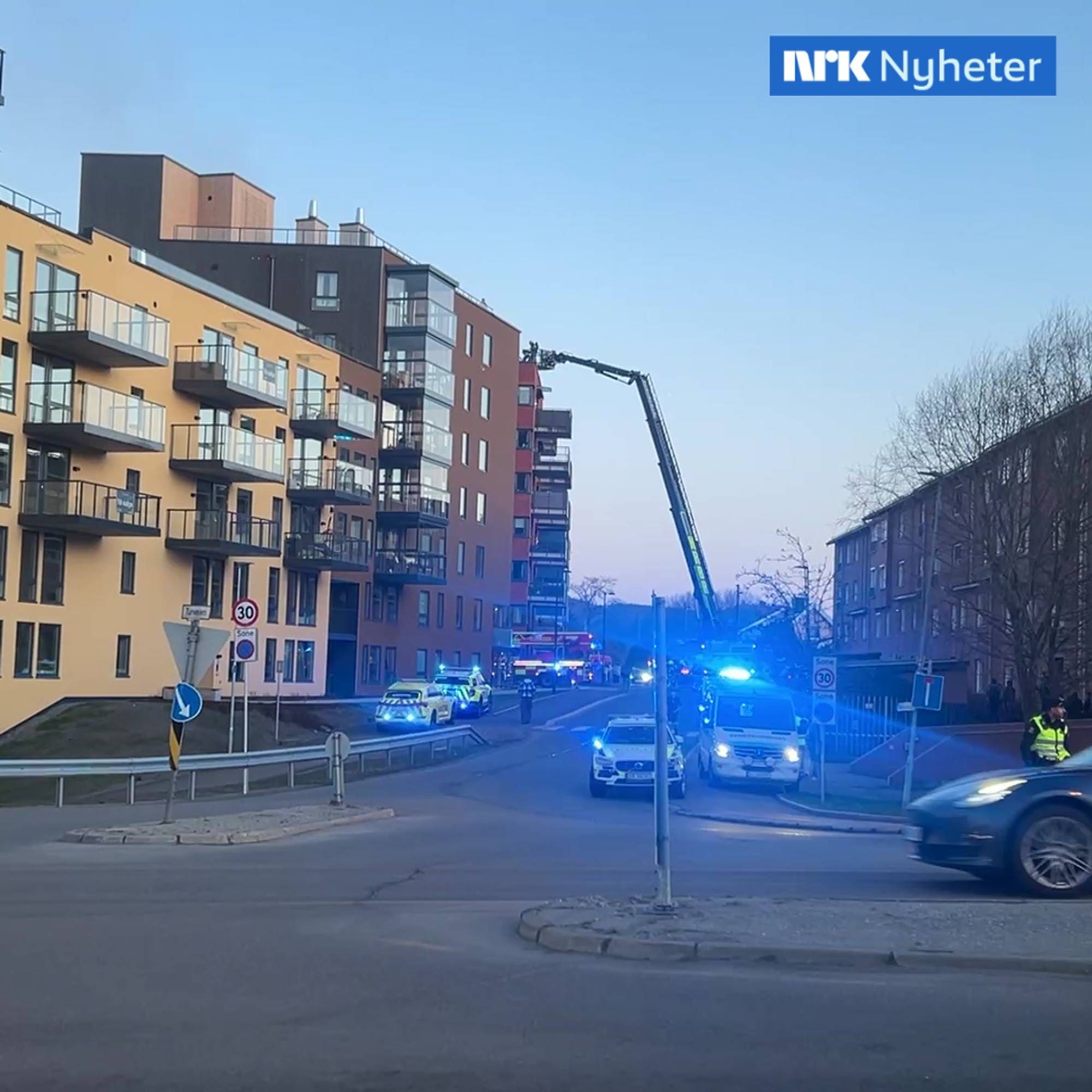 brann-i-boligblokk-i-l-renskog-stor-oslo
