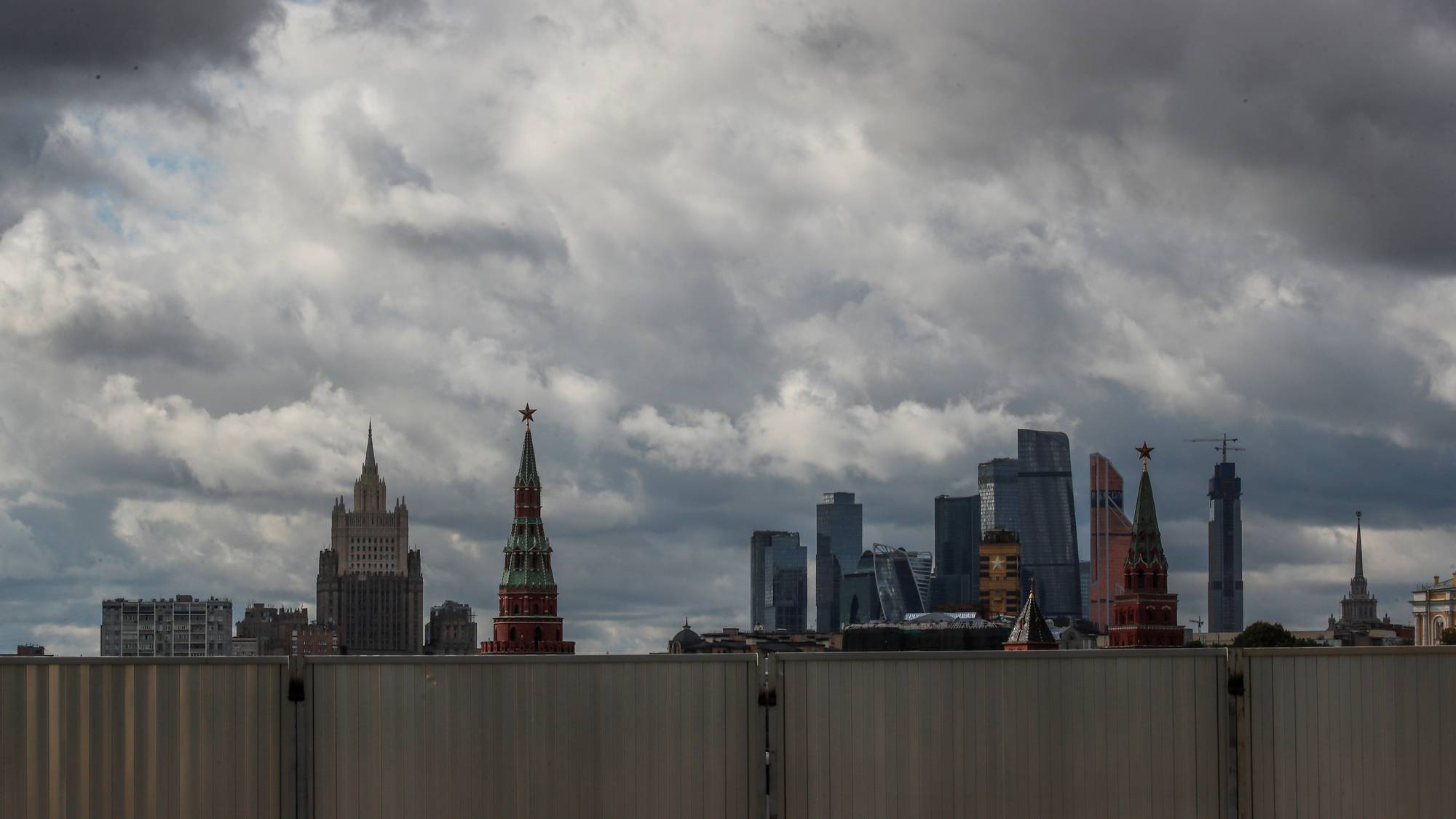 Экономика российских городов. Южные мегаполисы России. Экономика города Москвы. 10 Мегаполисов в России. Москва спустя 100 лет.