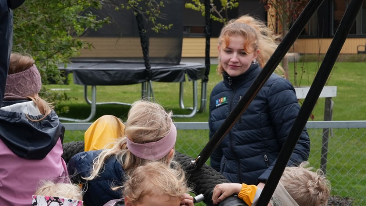 Færre vil jobbe i barnehage: – Må snakke om hvor bra det er