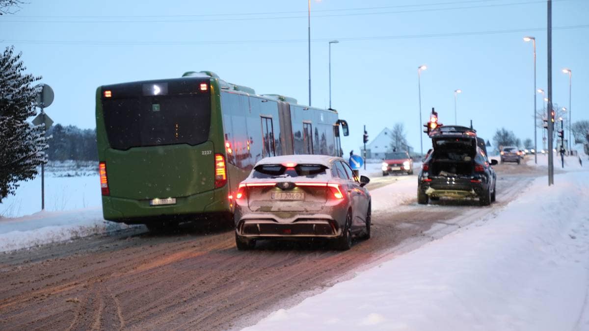 Snøkaos flere steder i landet: – Ta det med ro
