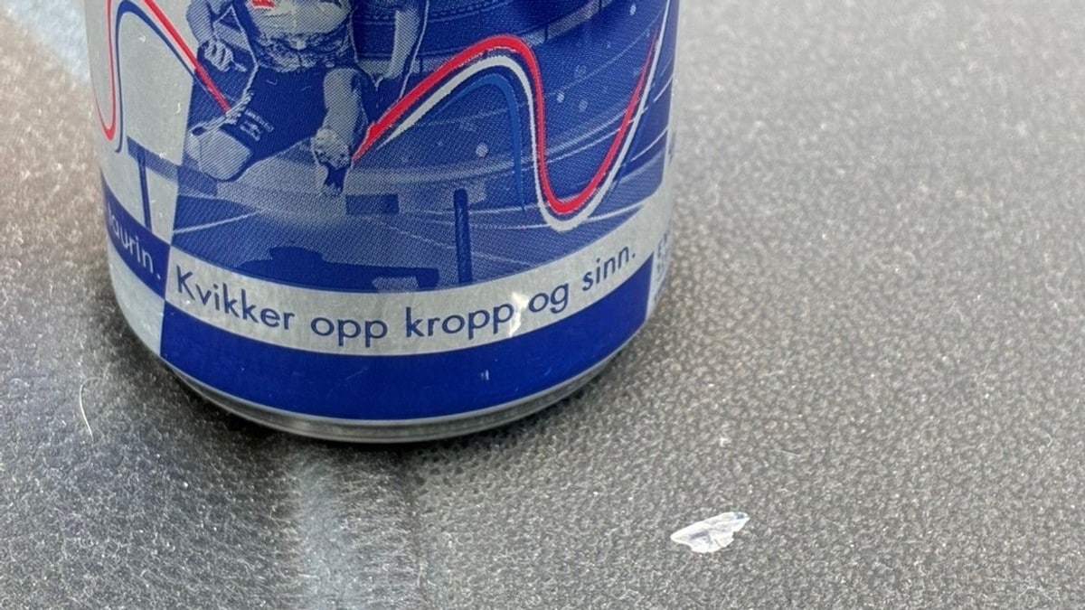Fant glassbit i Red Bull-boksen: – Stakk inni fingeren