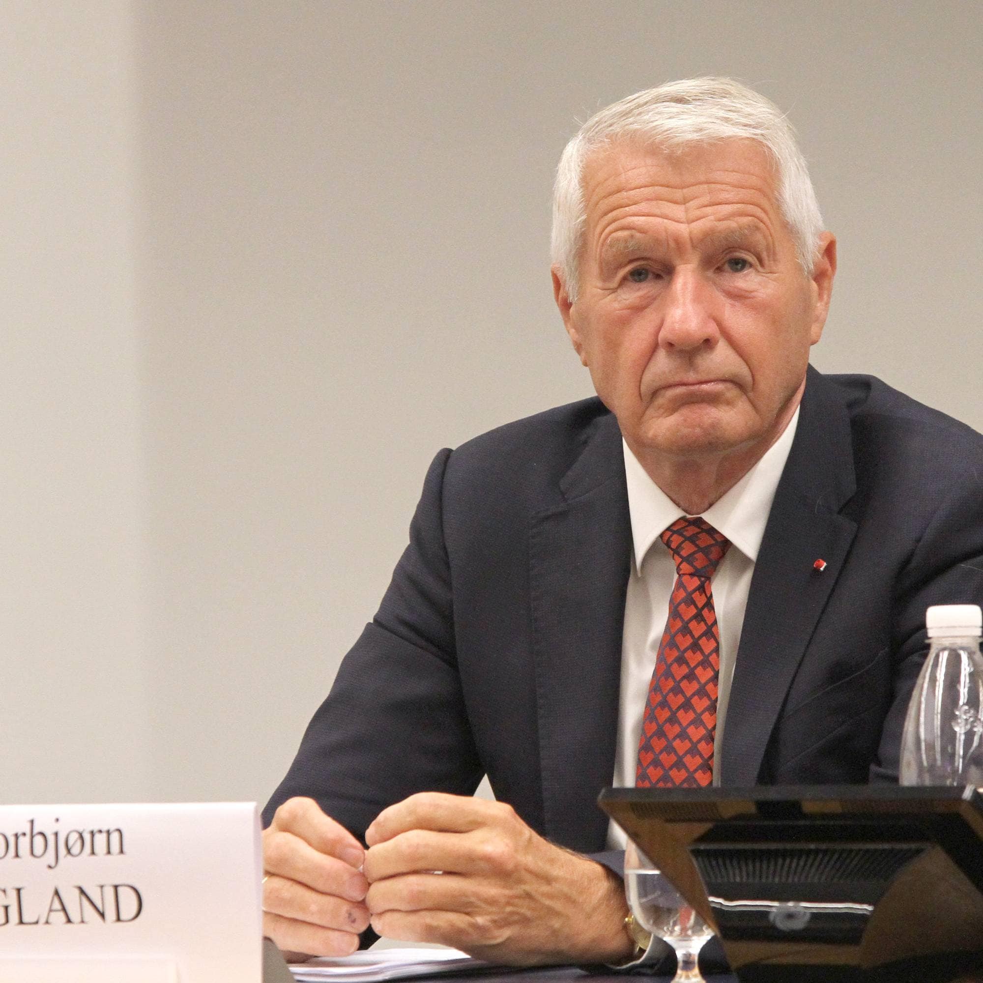Jagland i e-post til Epstein: Slår meg ned på øya di om Trump vinner ...