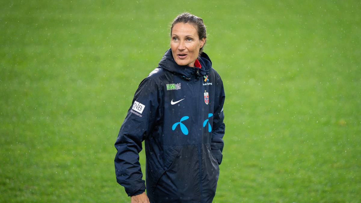 Ingvild Stensland ferdig som assistenttrener for fotballkvinnene