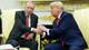 Evan Vucci / AP,NTB Tyrkias president Recep Tayyip Erdoğan og USAs president Donald Trump håndhilser.
