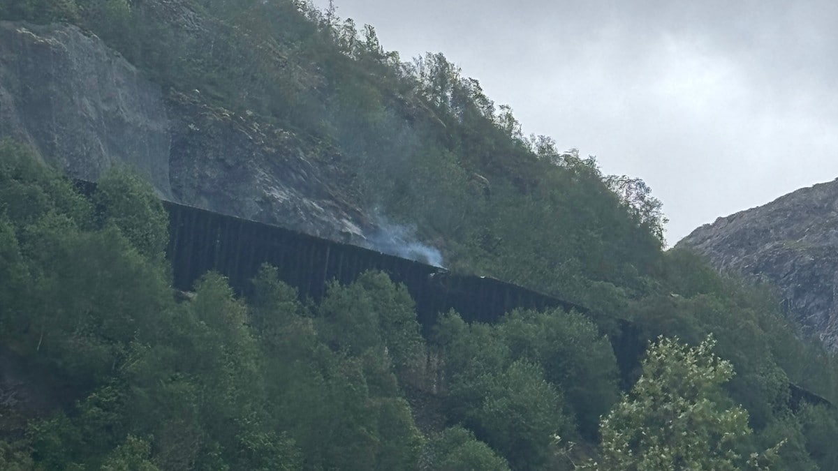 Lynnedslag stanser Bergensbanen og rammer flytrafikk