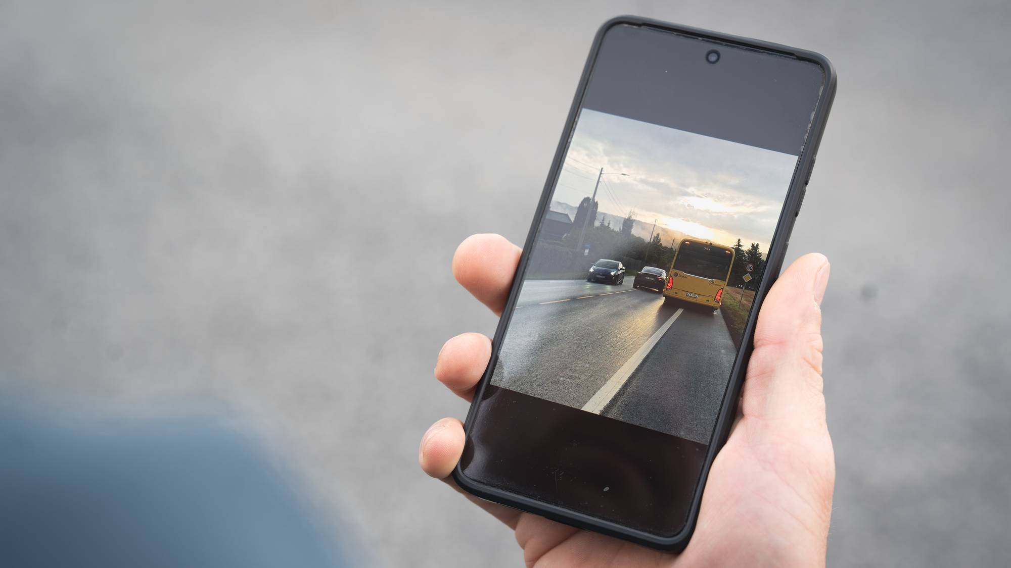 Viser bilde på telefon