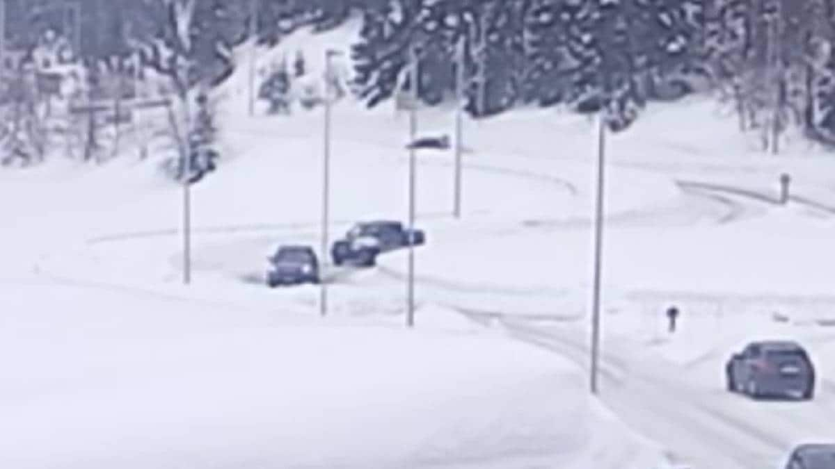 Built new roundabout in Sirdal, cars slip out all the way – NRK Rogaland – Local news, TV and radio