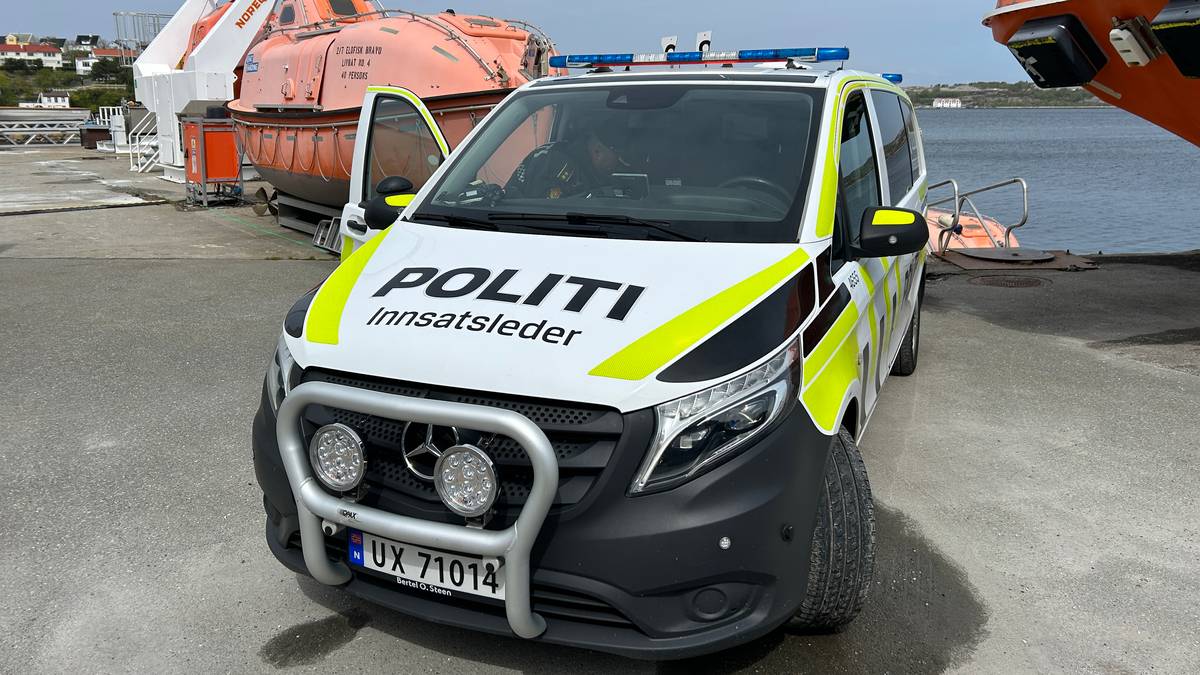 Kristiansund – NRK Møre og Romsdal – Local news, TV and radio performing lifesaving first aid after a diving accident