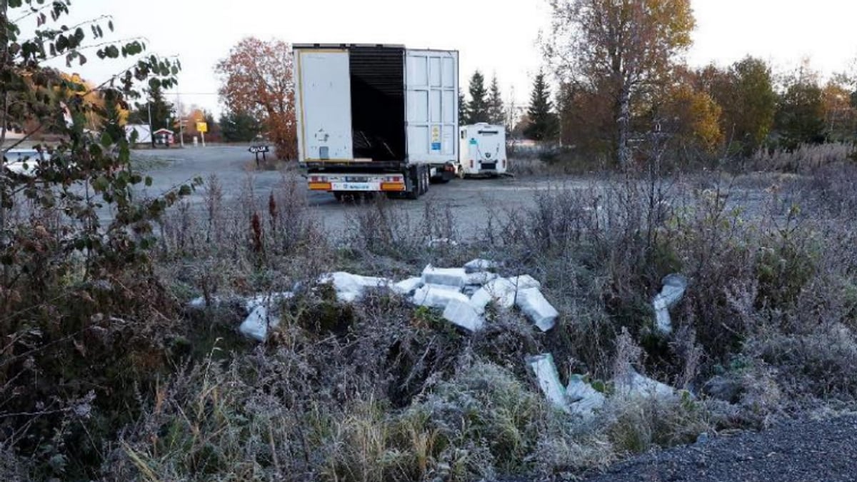 Politiet fulgte med fra luften: Her blir nær 400 kilo hasj overlevert