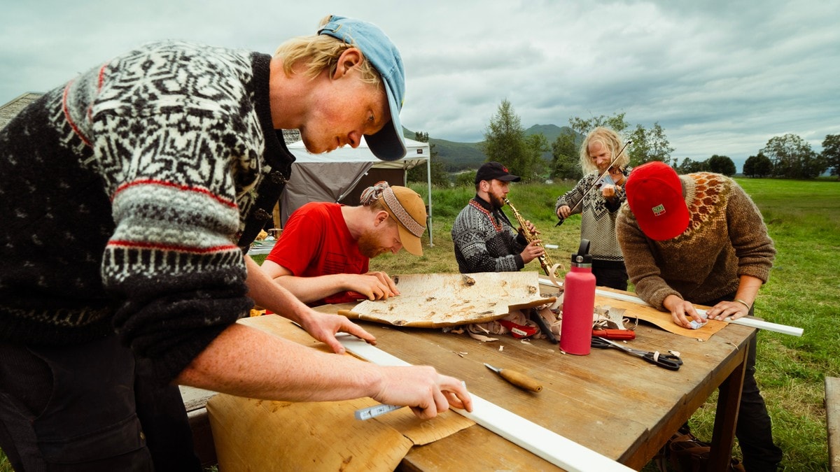 Festivalen lærer unge om norske tradisjonar: – Vi skal løfte opp det gamle og gløymde