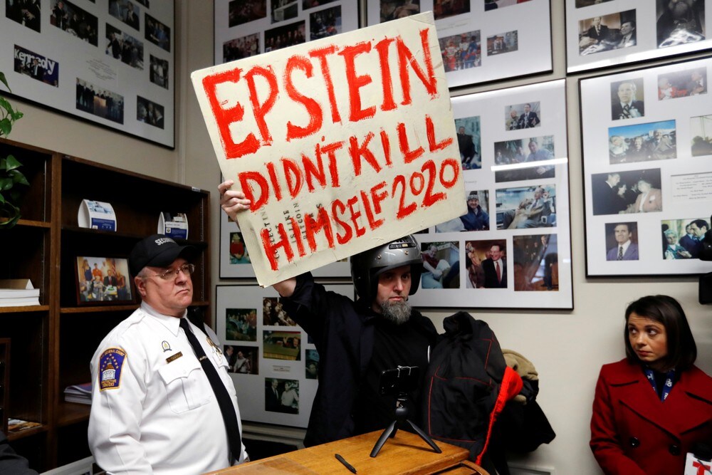 45 prosent av amerikanarane trur ikkje Epstein tok livet sitt