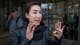 Sina Niemeyer / NRK dame gestikulerer med briller