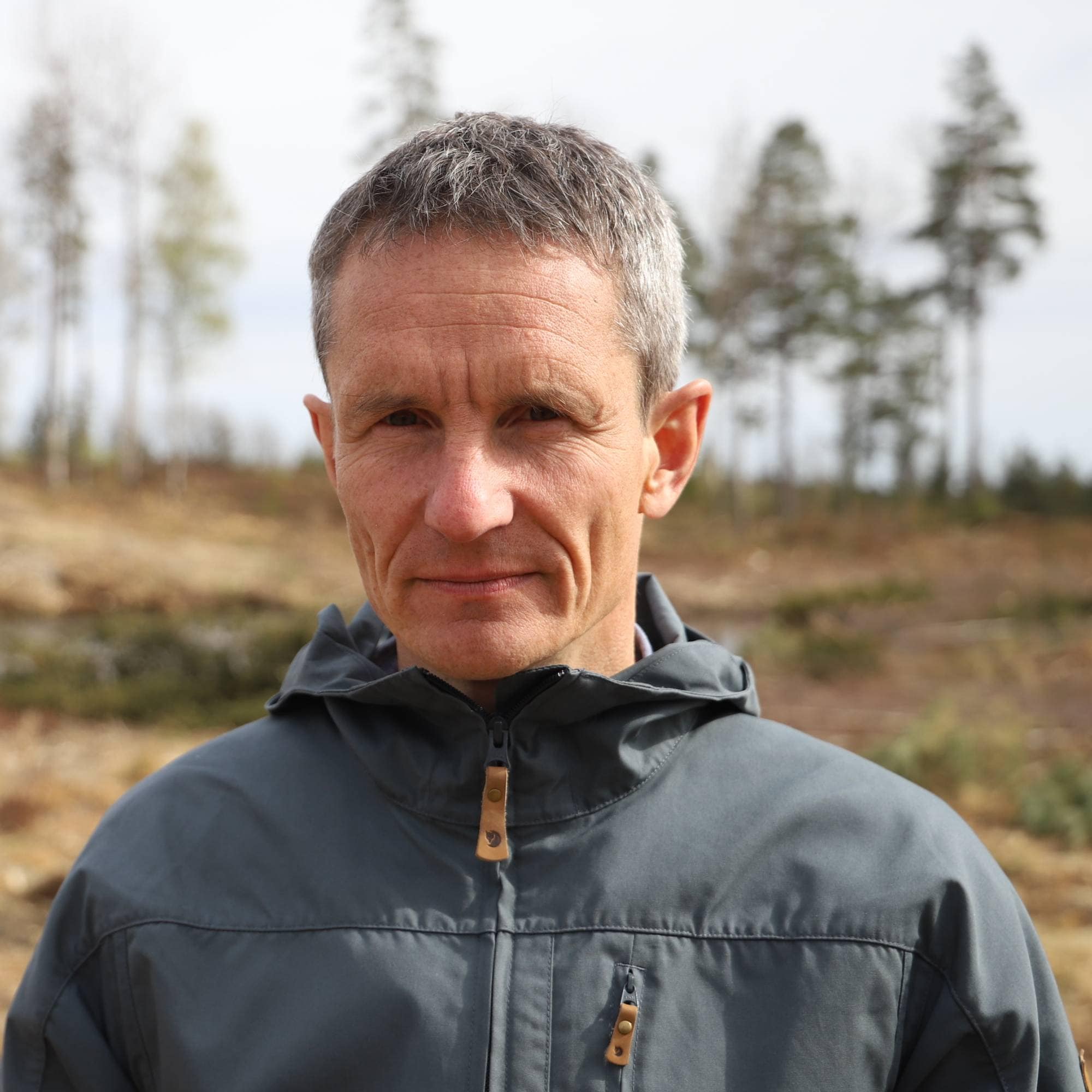 Truls Gulowsen (bildet) er leder for Naturvernforbundet. De går nå til anmeldelse mot Vestby kommune for det de mener er miljøkriminalitet.