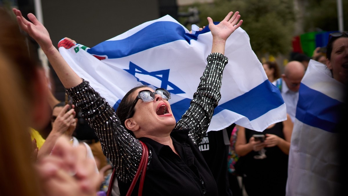 Israels regjering godkjenner våpenhvileavtalen