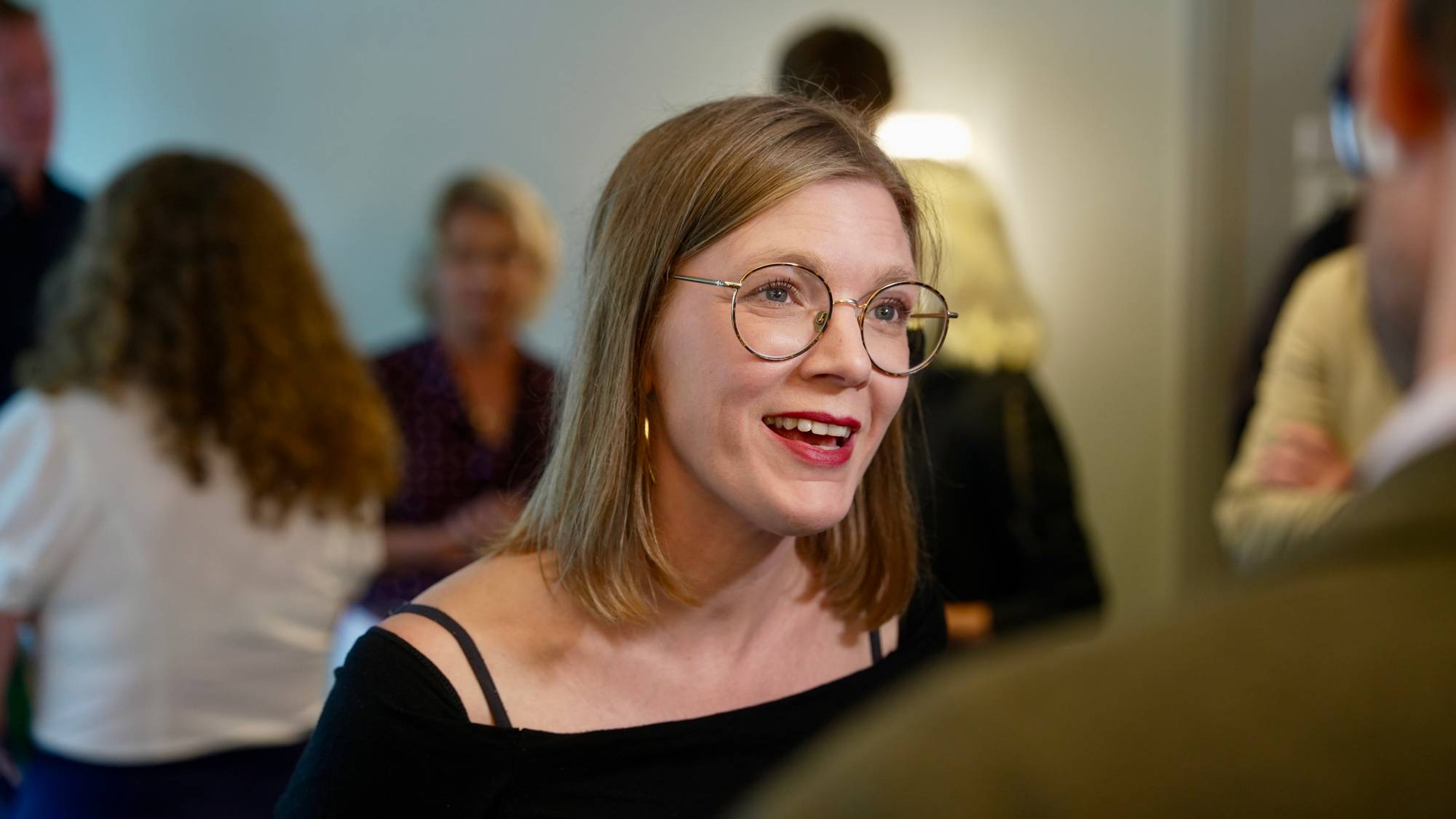 Marie Sneve Martinussen, Rødt