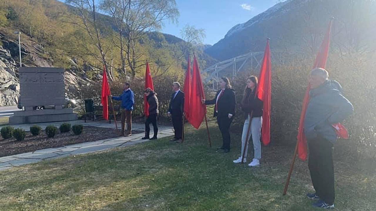 1. mai i Årdal - ved monumentet Rallaren