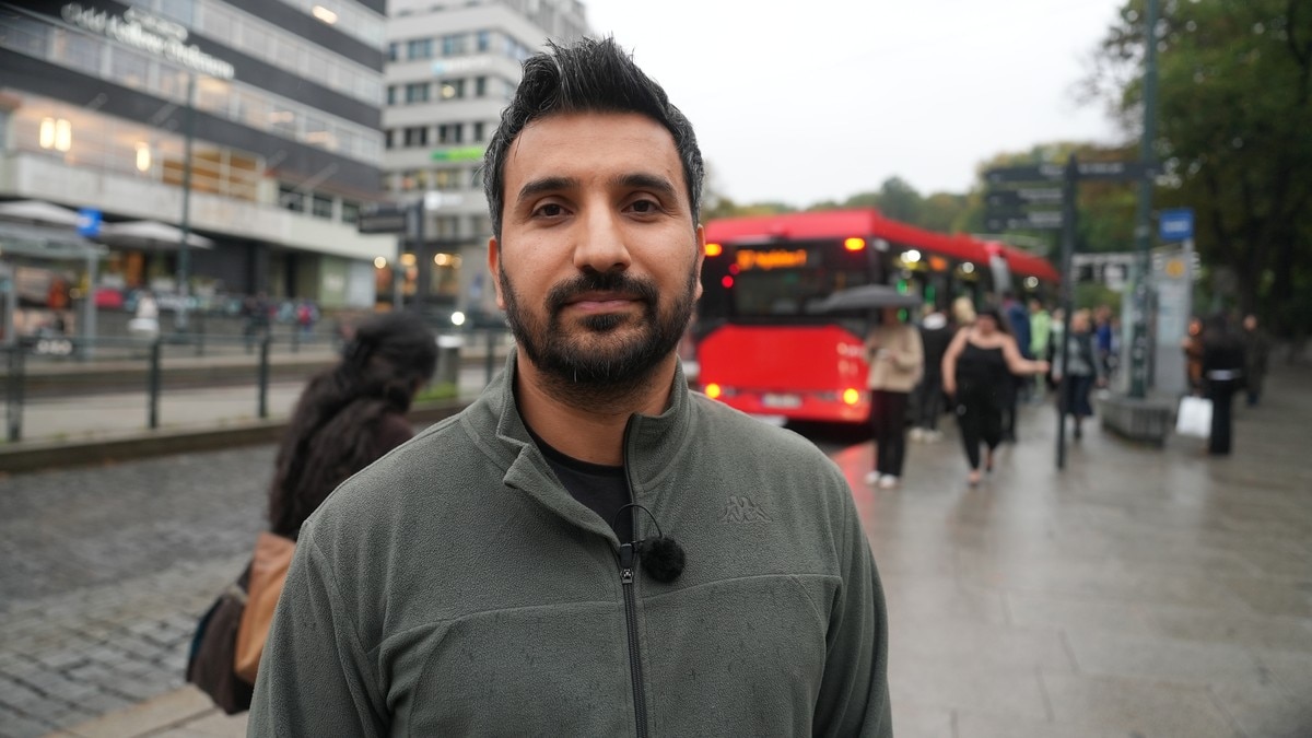 Siavash Mobasheri foren et kollektivt knutepunkt i Oslo. FOTO: Bård Nafstad/NRK