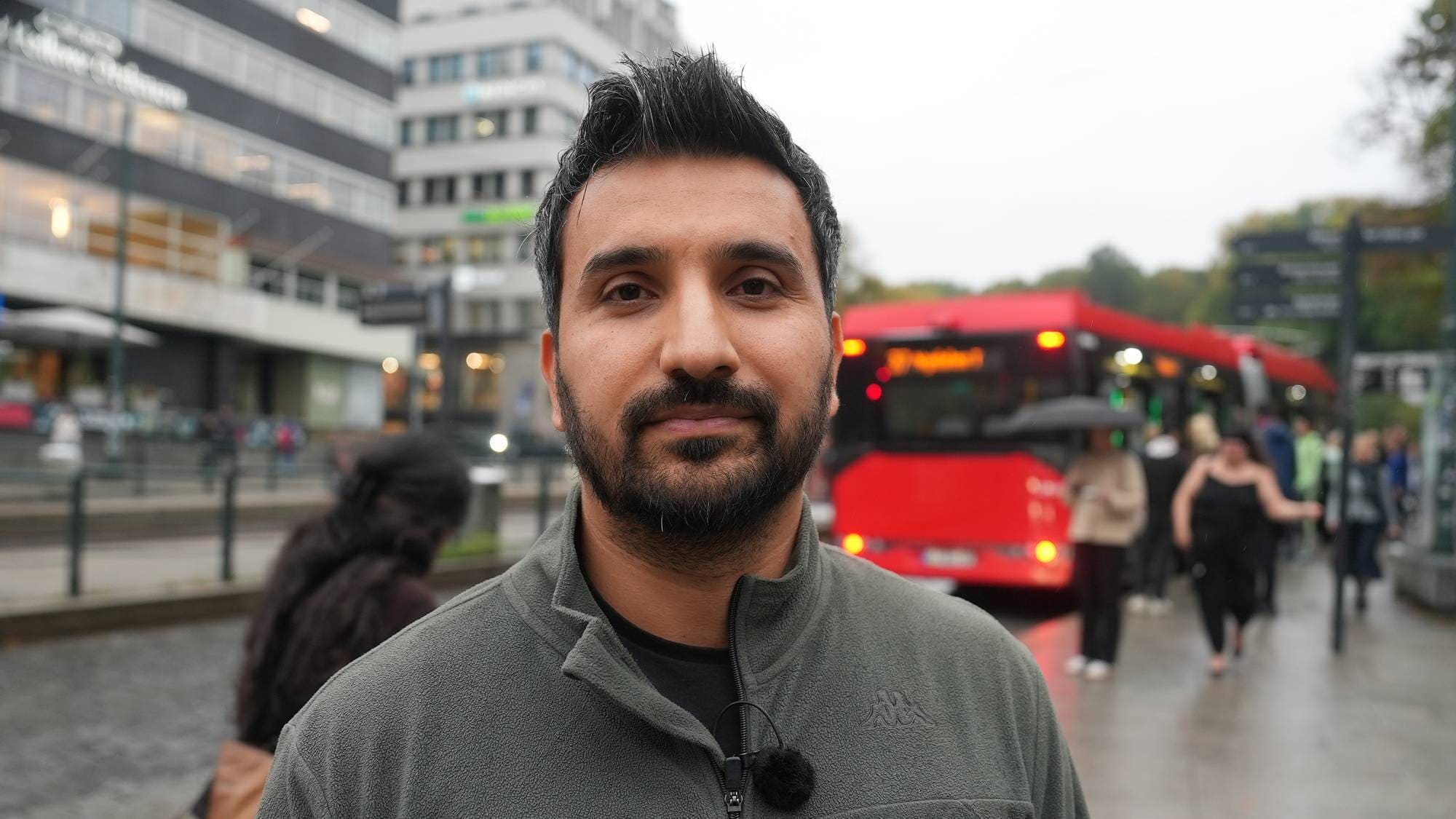 Siavash Mobasheri foren et kollektivt knutepunkt i Oslo.