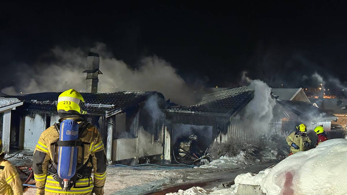 Enebolig brant ned i Verdal – naboer er evakuert