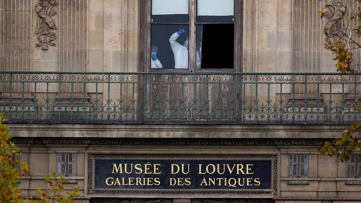 To pågrepet etter juveltyveriet ved Louvre – smykkene er sporløst forsvunnet
