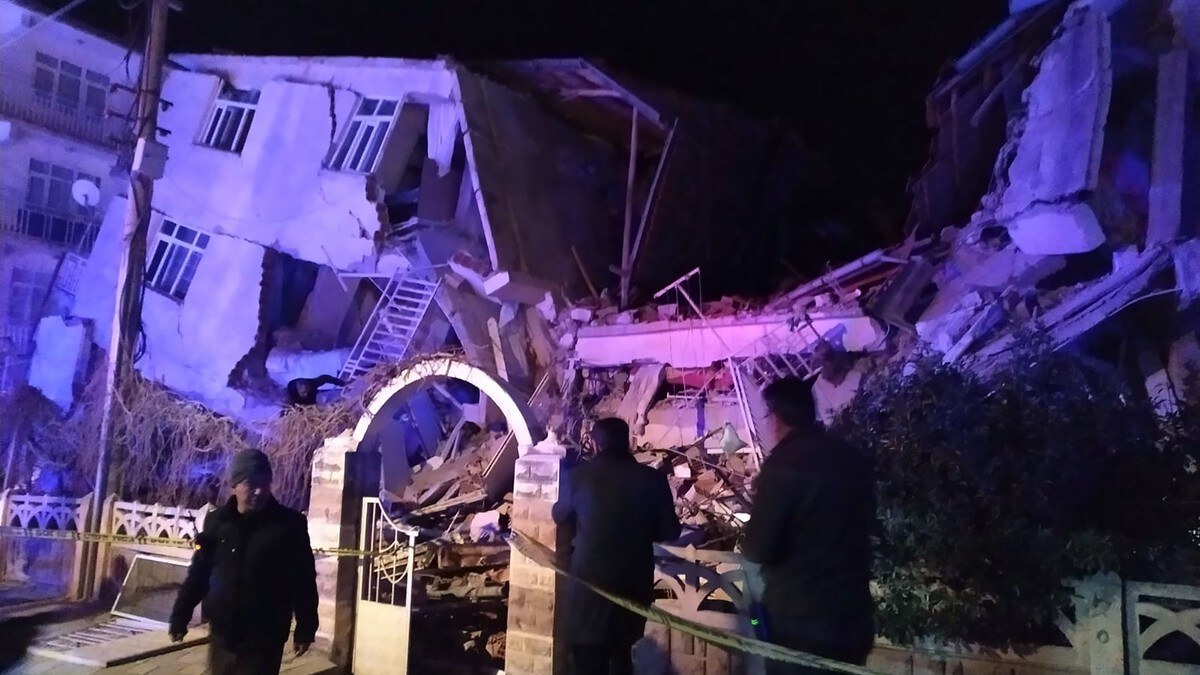 Minst 21 døde i jordskjelv i Tyrkia