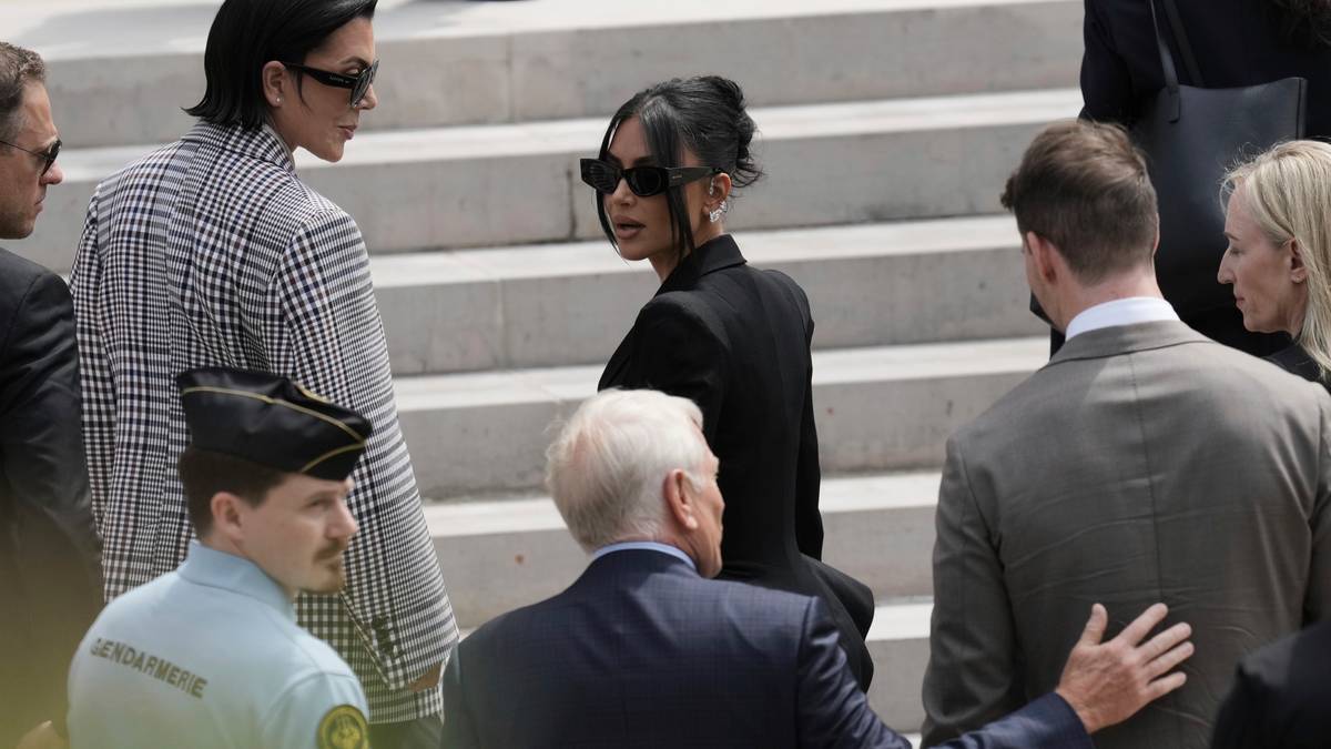Kim Kardashian vitner i retten i Paris