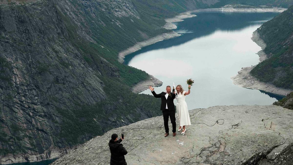 Brudeferden stopper i Hardanger