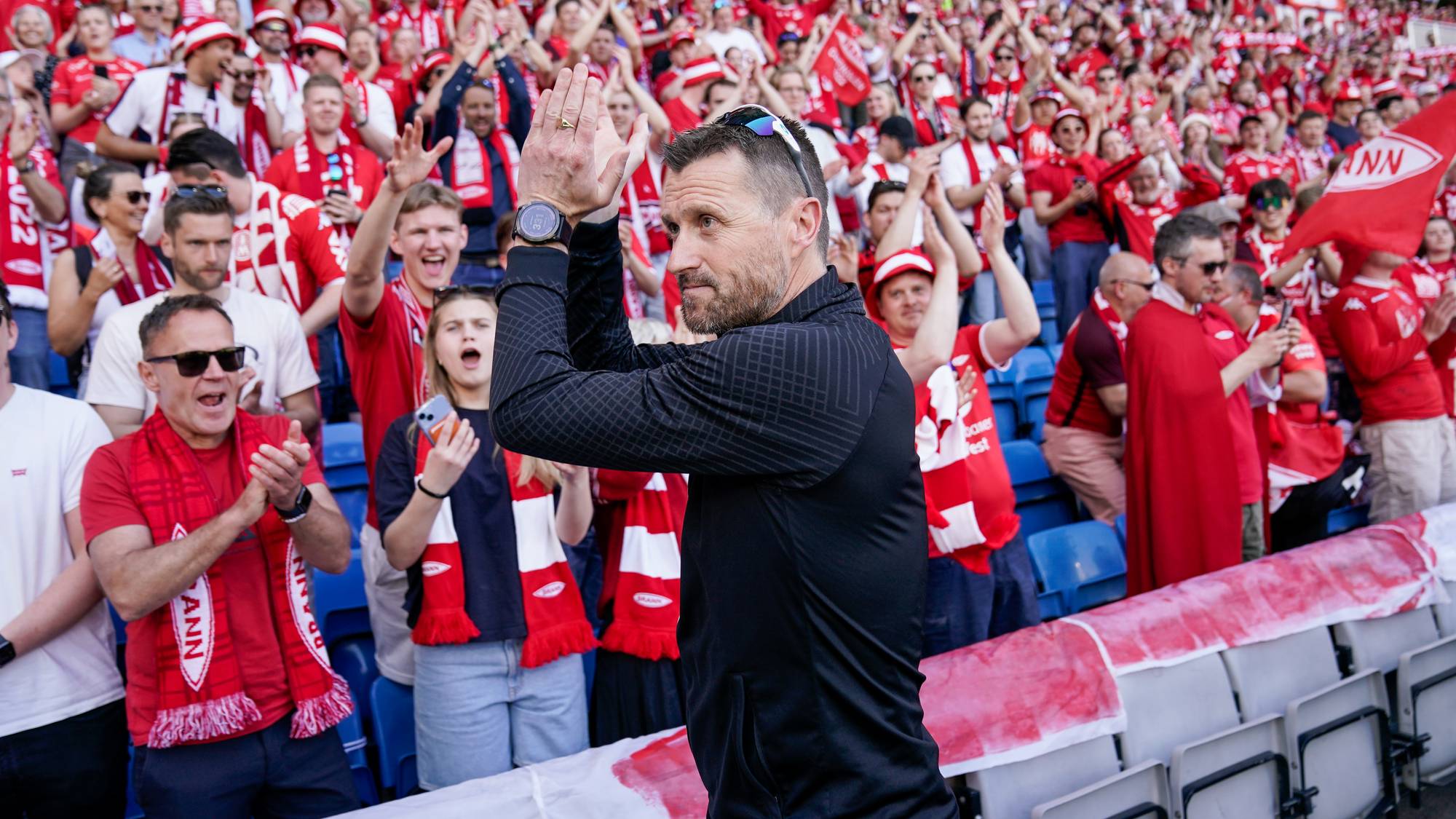 Horneland med fans før cupfinalen