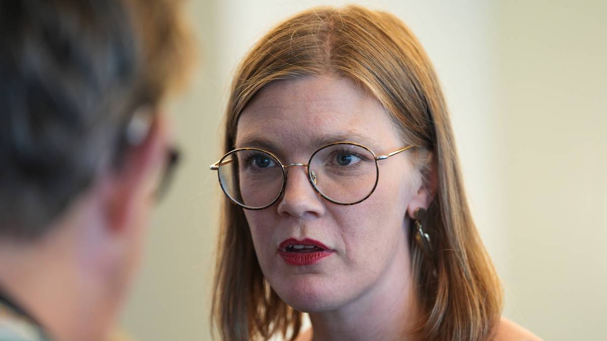 Støre avviser flere krisepakker: – Fortsatt altfor dyrt, sier Rødt