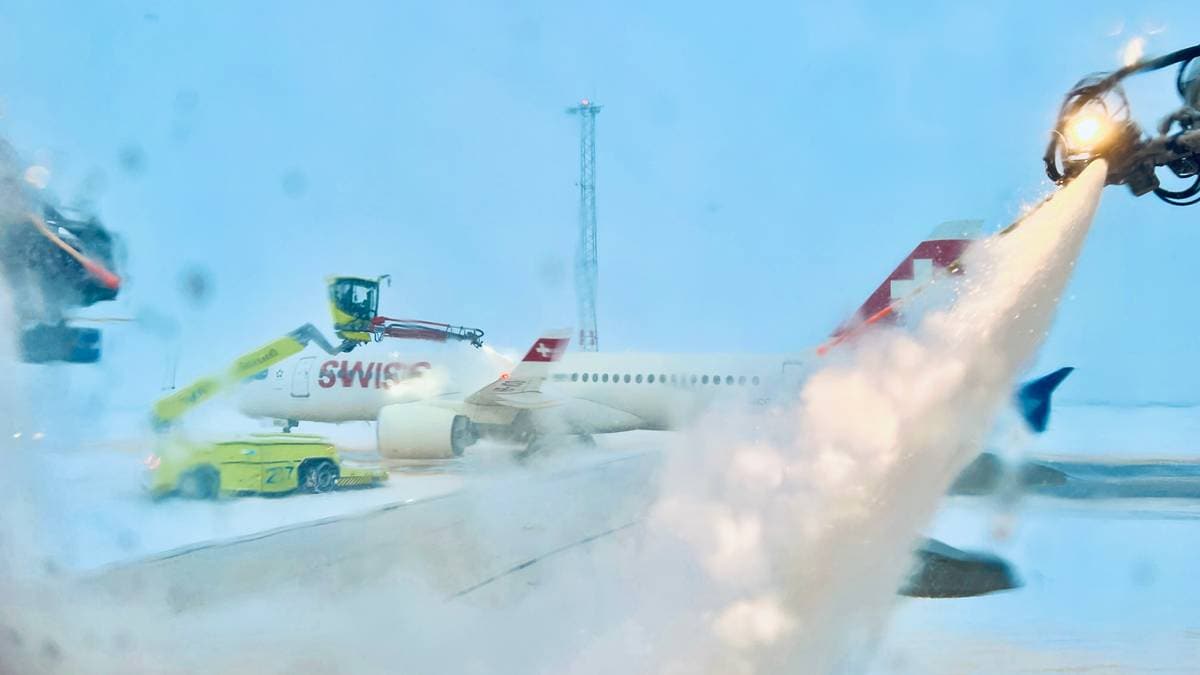 Massive Snowstorm in Greater Oslo: Airport Closed, Public Transport Disrupted, and Major Traffic Chaos