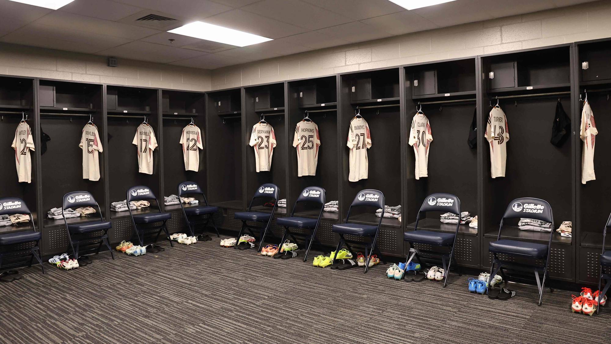 Garderobene på Gillette stadium, der Norge skal spille.