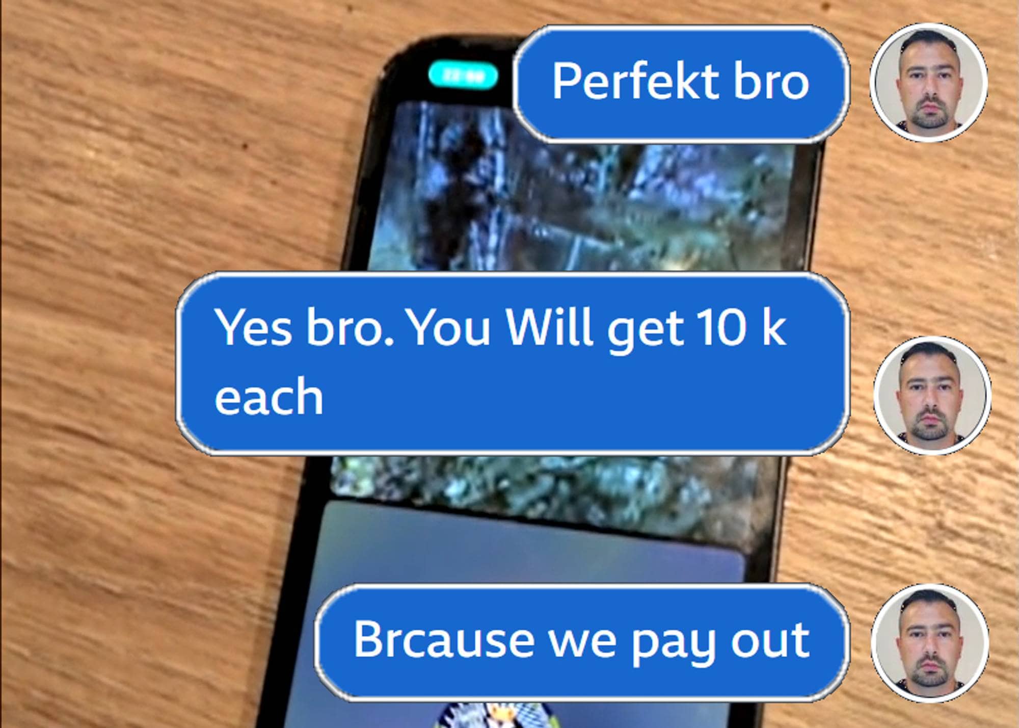 Bilde av mobiltelefon med meldinger lagt oppå i grafikk. 