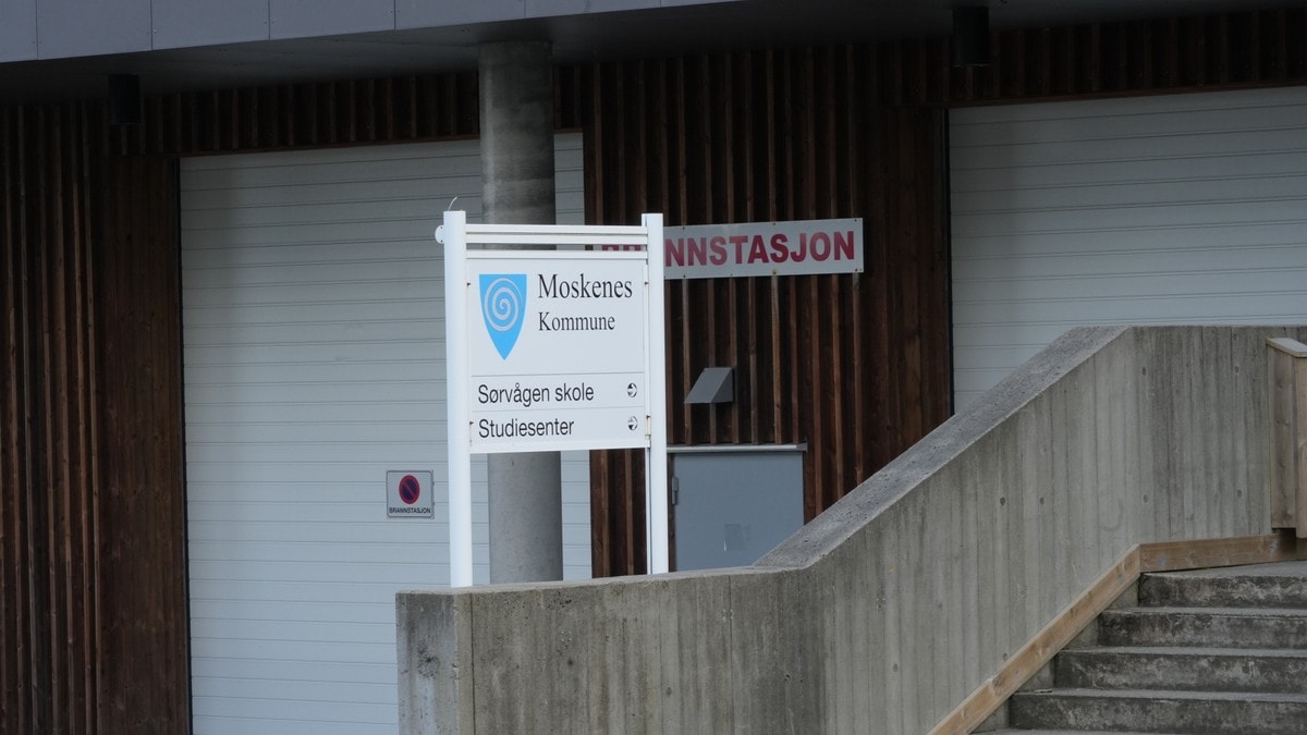 Moskenes betaler 175.000 kroner for hjelp med skole og barnehage