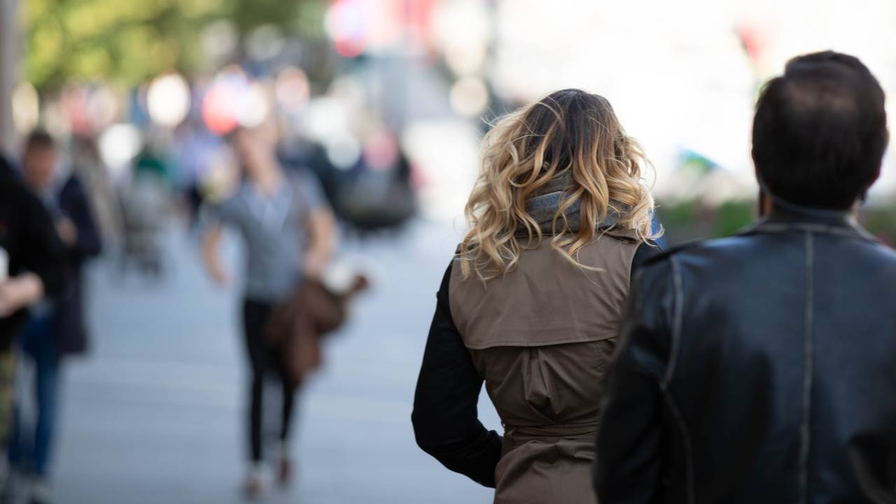 Eskortedamen "Andy" går nedover Karl Johan